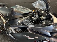 YAMAHA R1