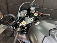 YAMAHA R1