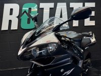 YAMAHA R1