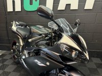 YAMAHA R1
