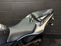 YAMAHA R1