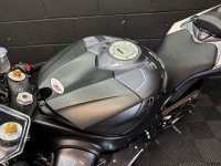 YAMAHA R1