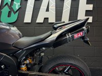 YAMAHA R1