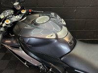 YAMAHA R1