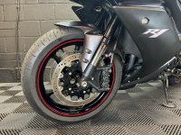 YAMAHA R1