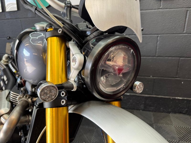 TRIUMPH SCRAMBLER 1200