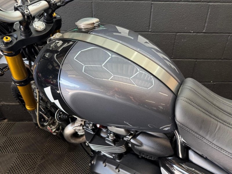 TRIUMPH SCRAMBLER 1200