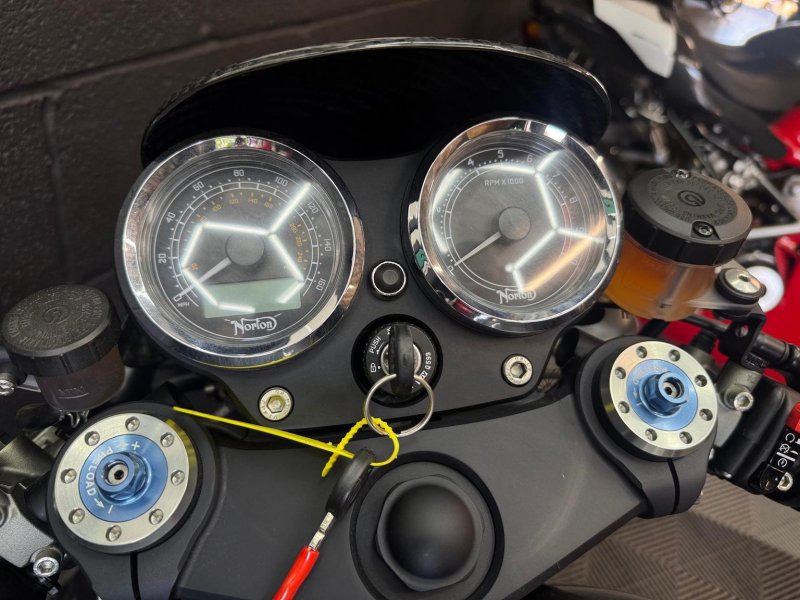 NORTON DOMINATOR