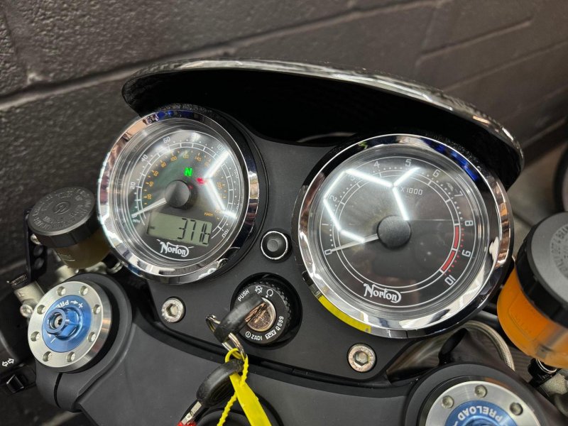 NORTON DOMINATOR