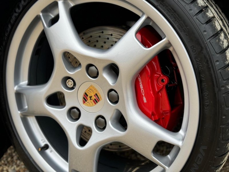 PORSCHE 911