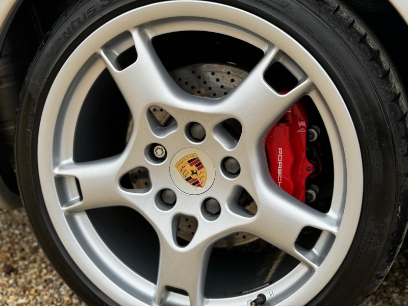 PORSCHE 911