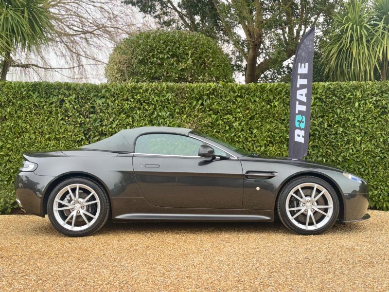 ASTON MARTIN VANTAGE