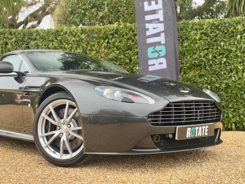 ASTON MARTIN VANTAGE
