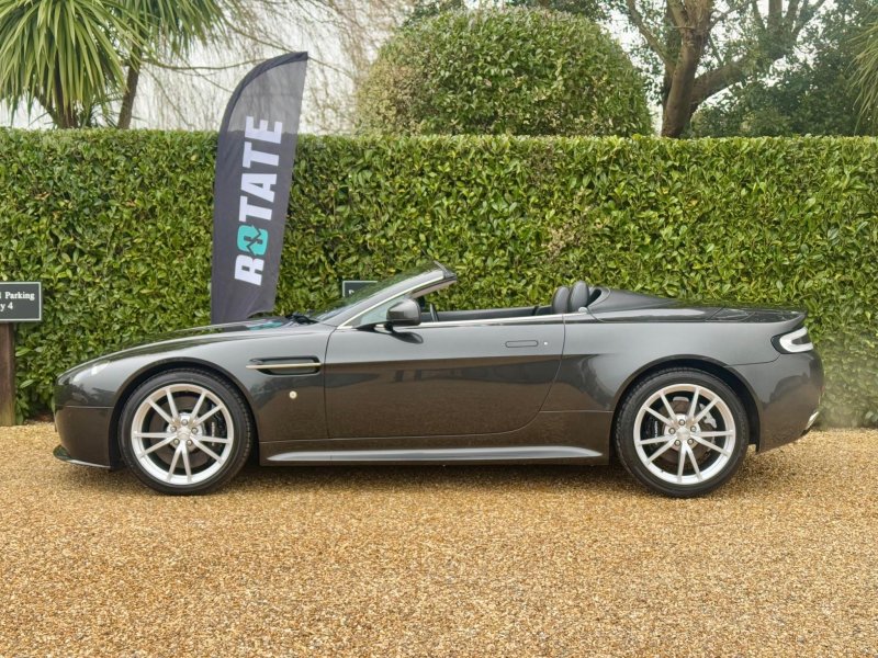 ASTON MARTIN VANTAGE