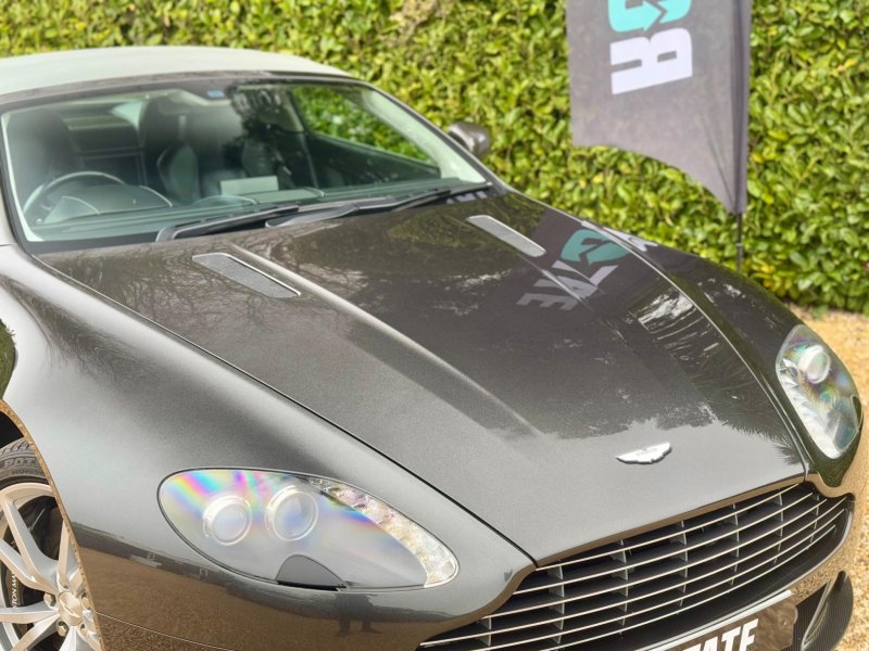 ASTON MARTIN VANTAGE