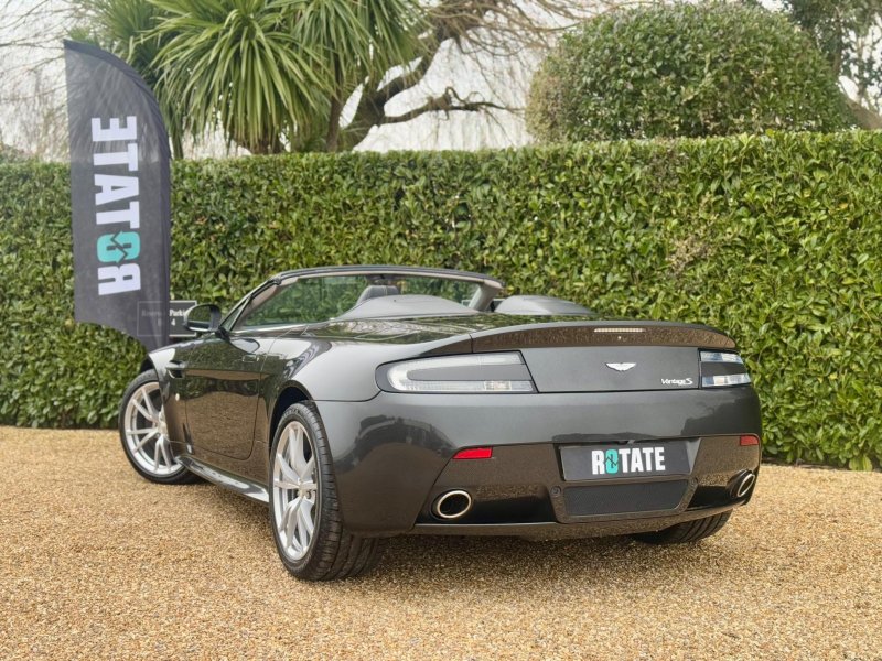 ASTON MARTIN VANTAGE