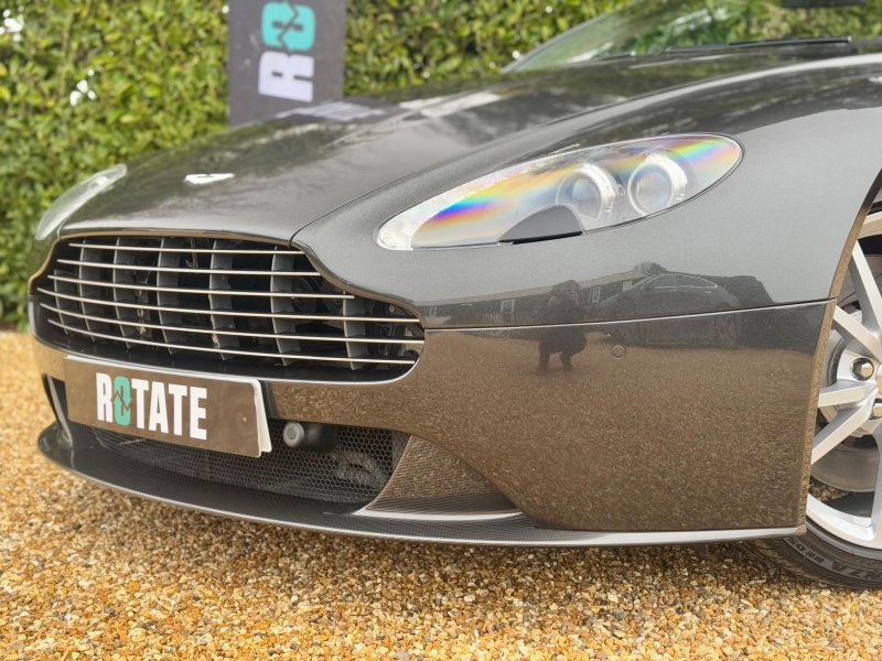 ASTON MARTIN VANTAGE