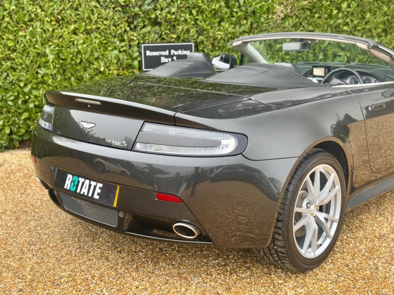 ASTON MARTIN VANTAGE