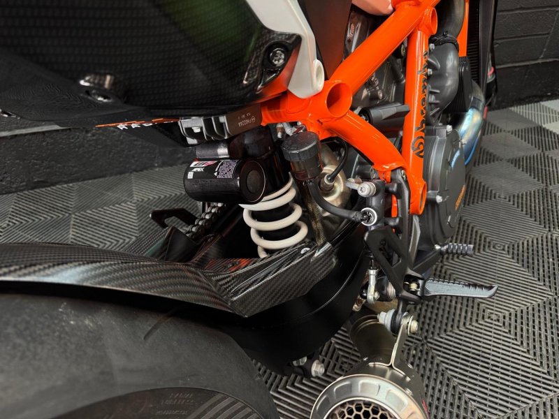 KTM 1290 SUPER DUKE R