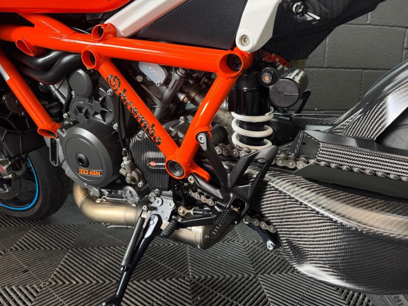 KTM 1290 SUPER DUKE R