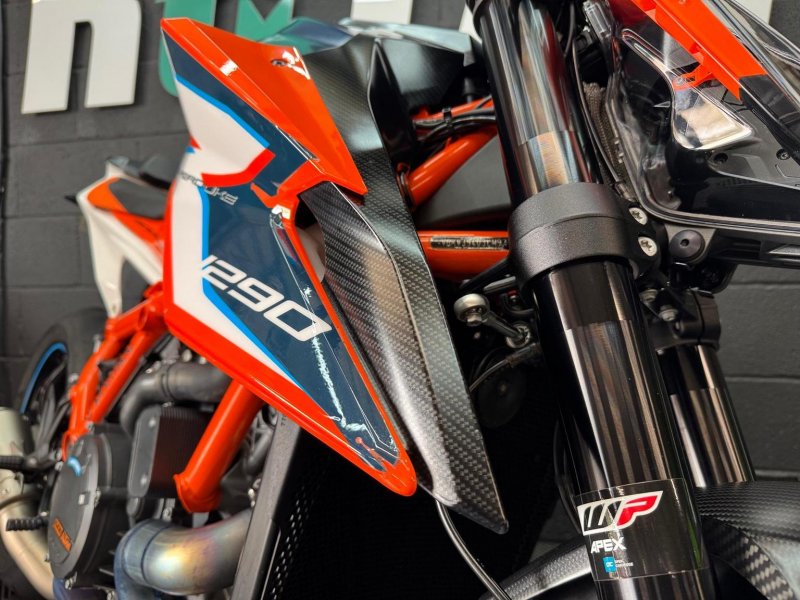 KTM 1290 SUPER DUKE R