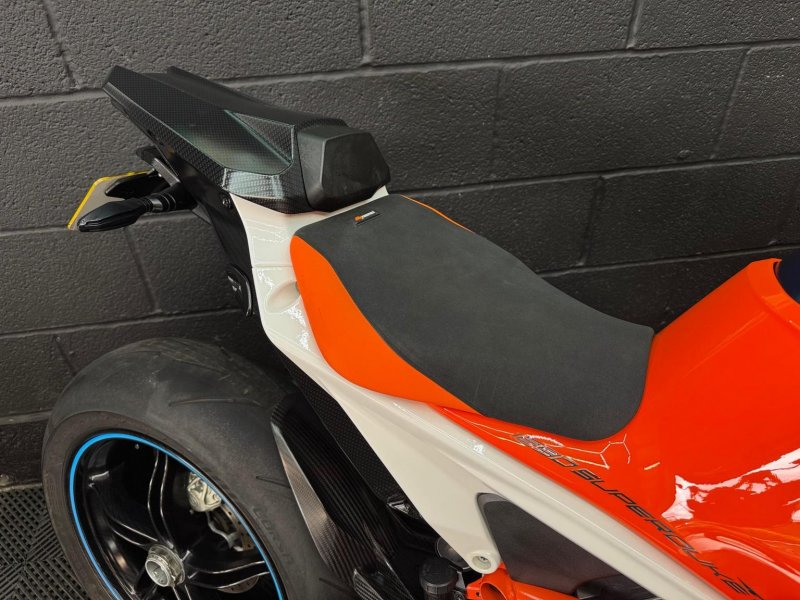 KTM 1290 SUPER DUKE R