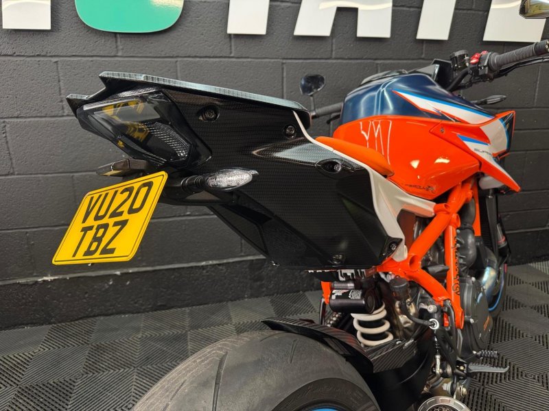 KTM 1290 SUPER DUKE R