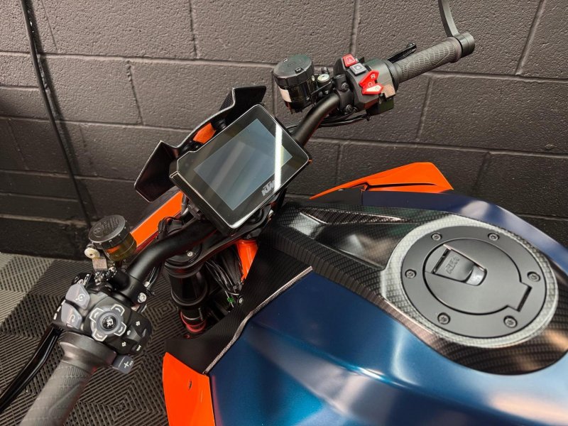 KTM 1290 SUPER DUKE R