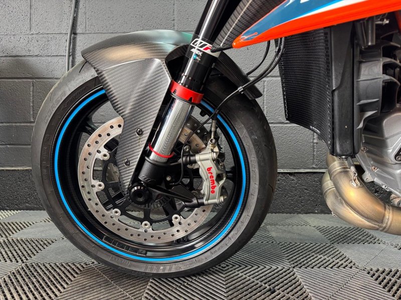 KTM 1290 SUPER DUKE R