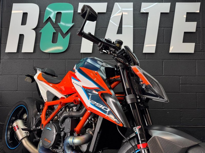 KTM 1290 SUPER DUKE R