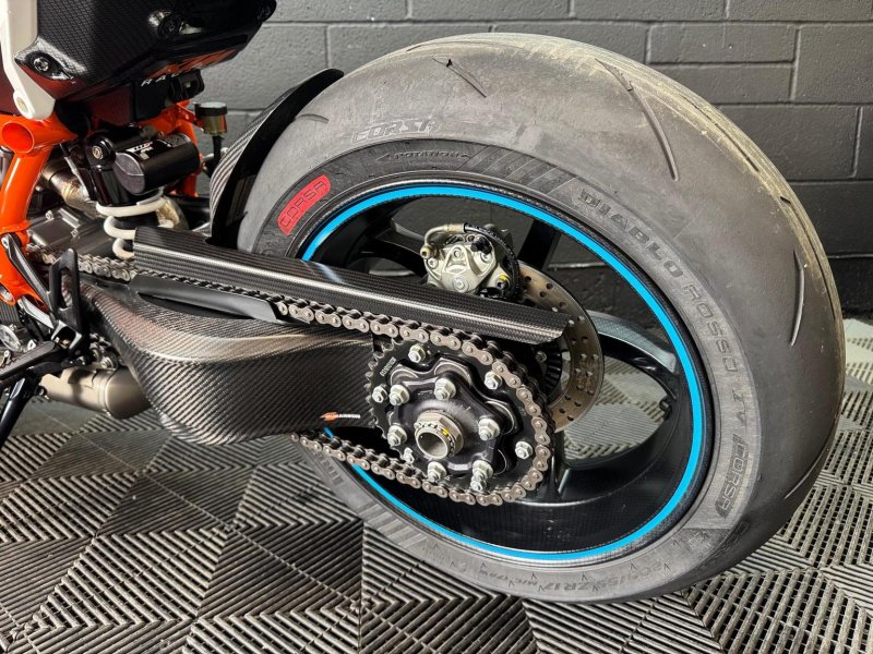KTM 1290 SUPER DUKE R