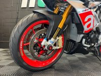 APRILIA Tuono 1100 V4