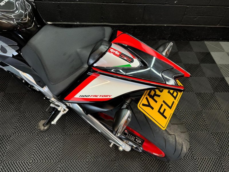APRILIA Tuono 1100 V4