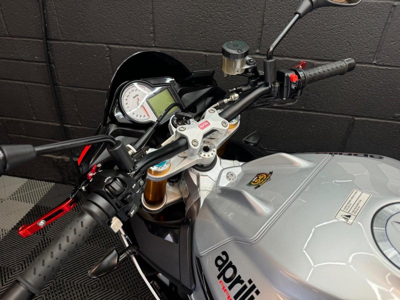 APRILIA Tuono 1100 V4