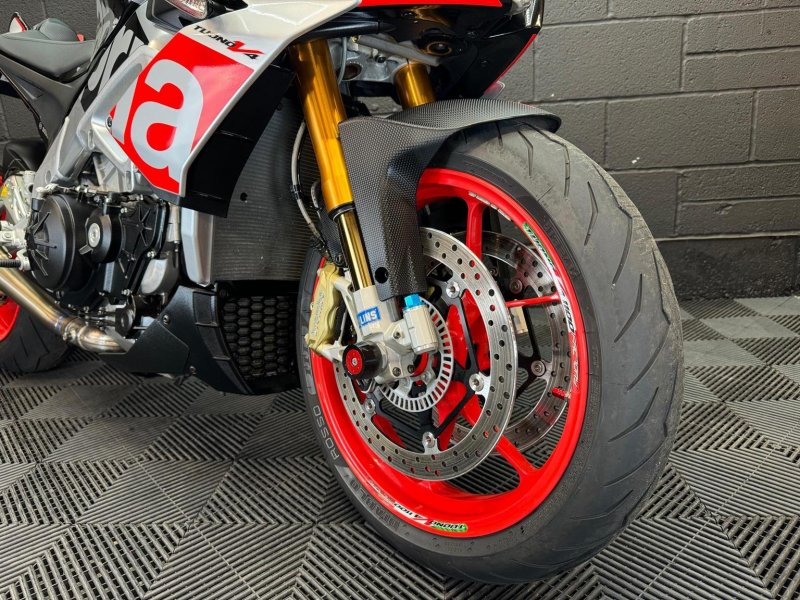 APRILIA Tuono 1100 V4