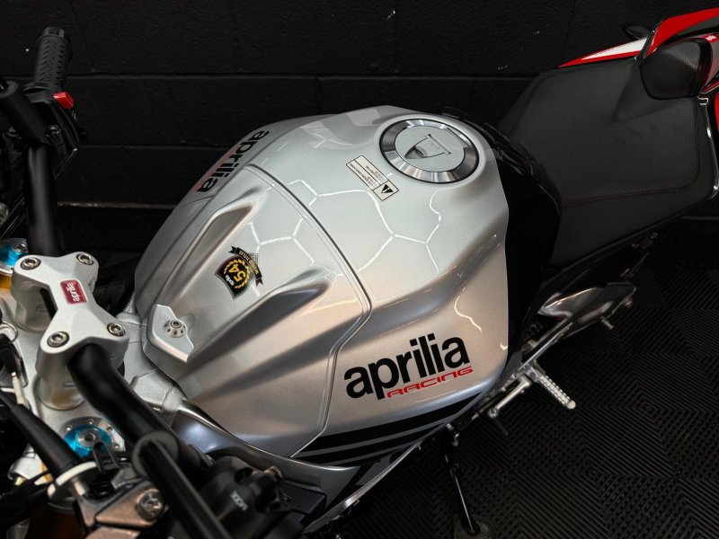 APRILIA Tuono 1100 V4