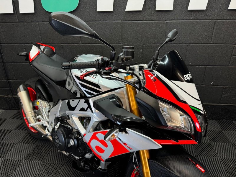 APRILIA Tuono 1100 V4