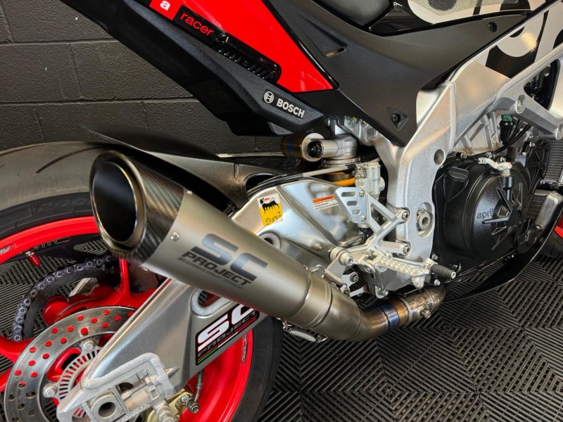 APRILIA Tuono 1100 V4