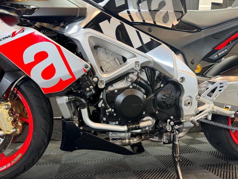 APRILIA Tuono 1100 V4