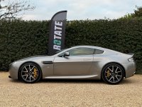 ASTON MARTIN VANTAGE