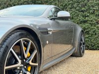 ASTON MARTIN VANTAGE