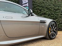ASTON MARTIN VANTAGE