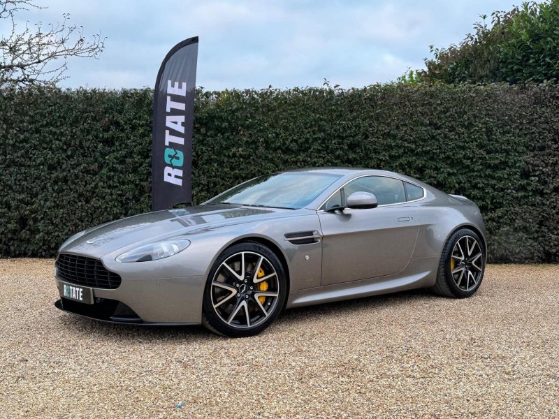 ASTON MARTIN VANTAGE