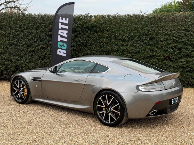 ASTON MARTIN VANTAGE