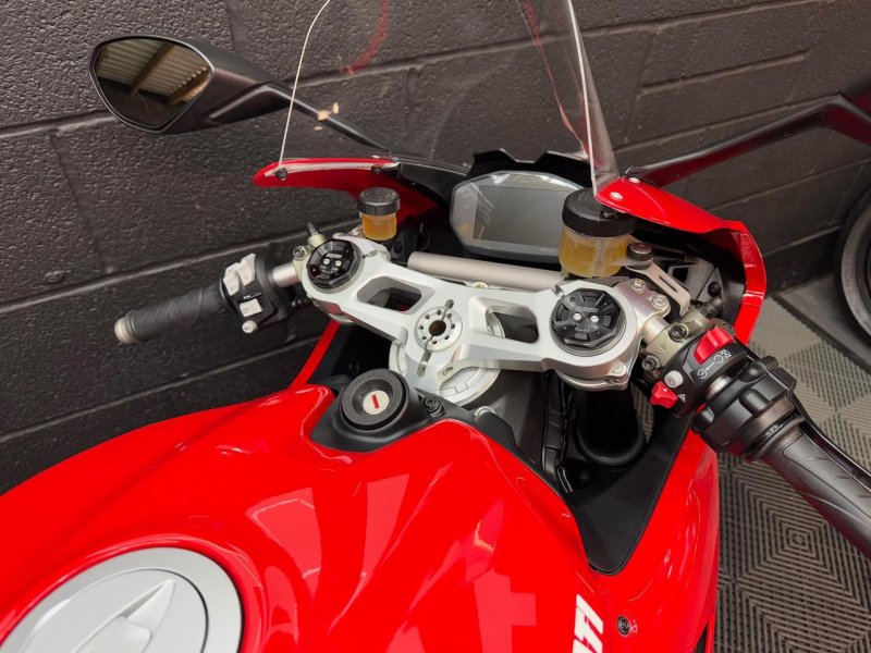 DUCATI PANIGALE V2
