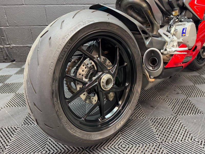 DUCATI PANIGALE V2