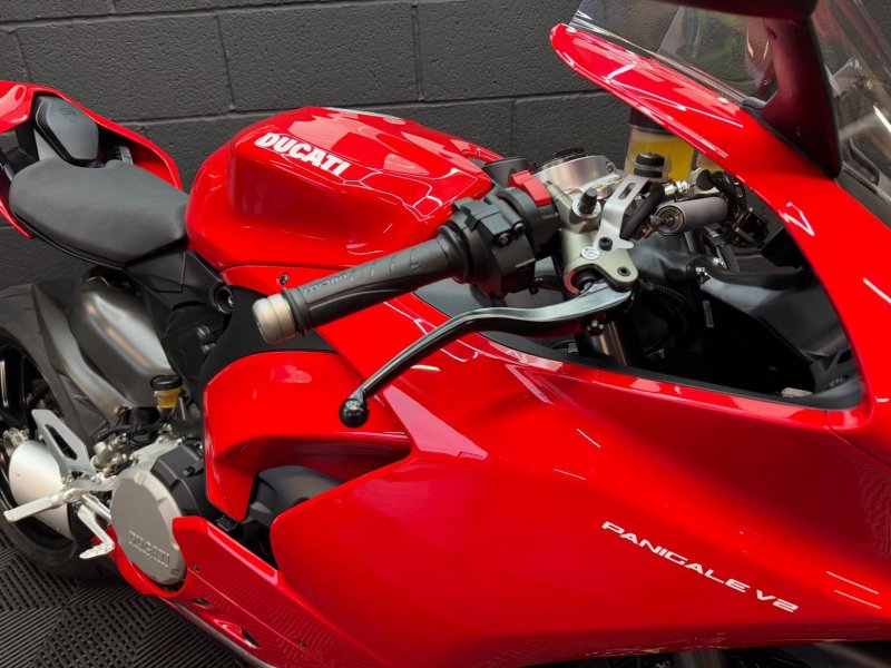 DUCATI PANIGALE V2