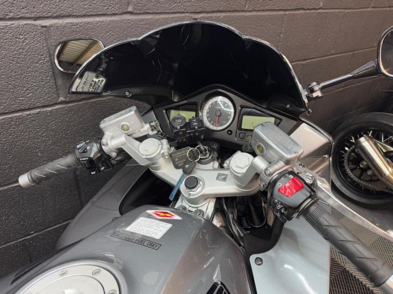 HONDA VFR800F