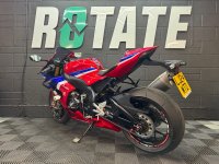 HONDA CBR1000RR-R FIREBLADE