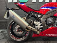 HONDA CBR1000RR-R FIREBLADE